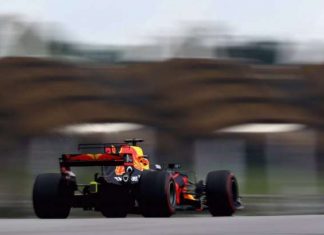 Даниэль Риккардо: Ferrari выглядит очень сильно, у Mercedes есть проблемы