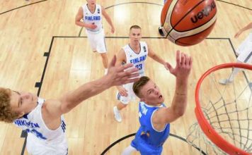 Баскетболисты сборной Италии обыграли финнов и вышли в четвертьфинал ЧЕ