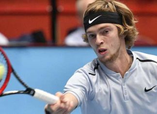 Рублев проиграл Тиму в первом круге теннисного турнира в Вене