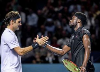 Швейцарский теннисист Федерер пробился во второй круг домашнего турнира в Базеле