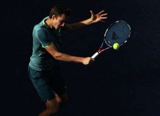 Медведев проиграл Вердаско во втором круге турнира в Хертогенбосе