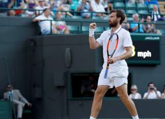 Гулбис обыграл Александра Зверева в третьем раунде Уимблдона